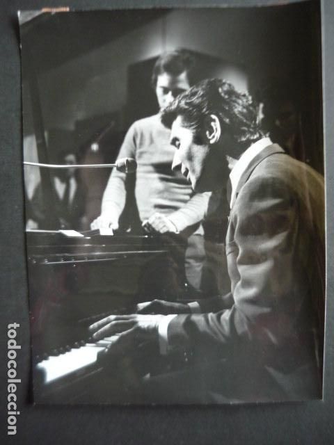 Photographie ancienne: GILBERT BECAUD ACTOR ANTIGUA FOTOGRAFIA ORIGINAL 18 X 24 CM
