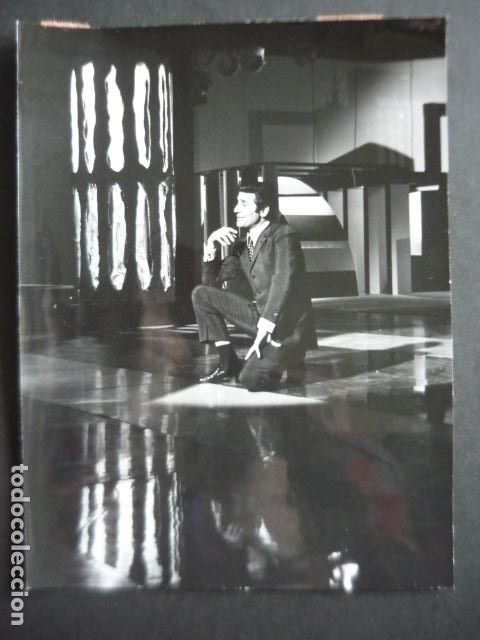 Fotograf&iacute;a antigua: GILBERT BECAUD ACTOR ANTIGUA FOTOGRAFIA ORIGINAL 18 X 24 CM