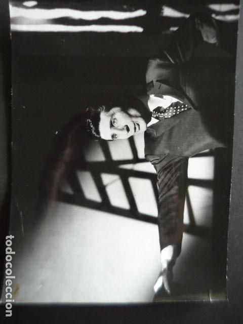Fotografia antiga: GILBERT BECAUD ACTOR ANTIGUA FOTOGRAFIA ORIGINAL 18 X 24 CM