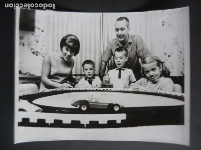 Fotografia antica: FAMILIA JAMES MCDIVITT ASTRONAUTA NASA ANTIGUA FOTOGRAFIA ORIGINAL 18 X 24 CM