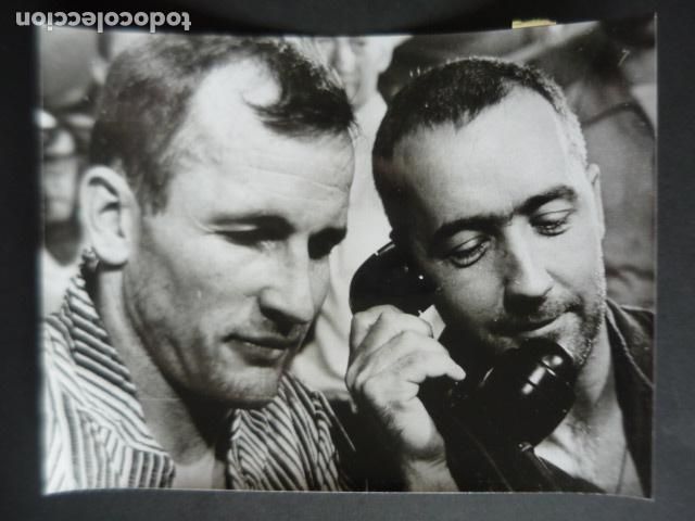 Fotograf&iacute;a antigua: JAMES MCDIVITT EDWARD WHITE ASTRONAUTA NASA ANTIGUA FOTOGRAFIA ORIGINAL 18 X 24 CM