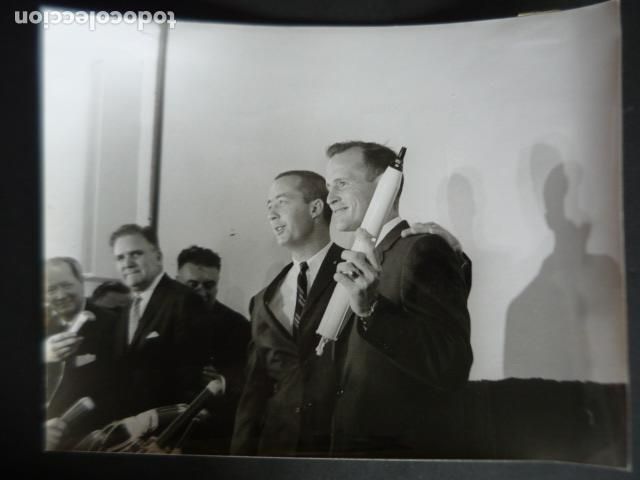 Antique Photography: JAMES MCDIVITT EDWARD WHITE ASTRONAUTAS NASA ANTIGUA FOTOGRAFIA ORIGINAL 18 X 24 CM