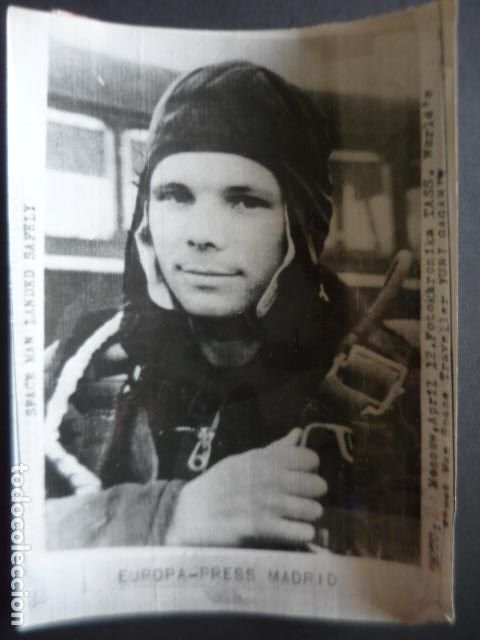 Antique Photography: YURI GAGARIN ASTRONAUTAS URSS ANTIGUA FOTOGRAFIA ORIGINAL 18 X 24 CM