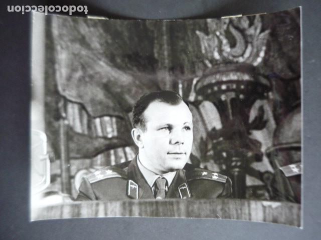 Fotograf&iacute;a antigua: YURI GAGARIN ASTRONAUTA URSS ANTIGUA FOTOGRAFIA ORIGINAL 18 X 24 CM