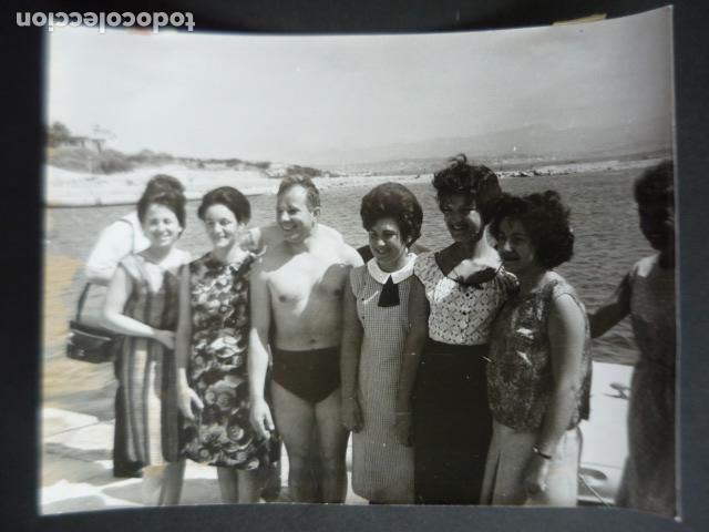 Fotografia antiga: YURI GAGARIN ASTRONAUTA URSS EN BENDOR ANTIGUA FOTOGRAFIA ORIGINAL 18 X 24 CM