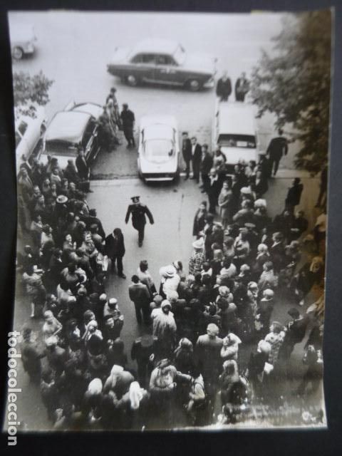 Fotografia antiga: YURI GAGARIN ASTRONAUTA URSS EN MOSCU ANTIGUA FOTOGRAFIA ORIGINAL 18 X 24 CM