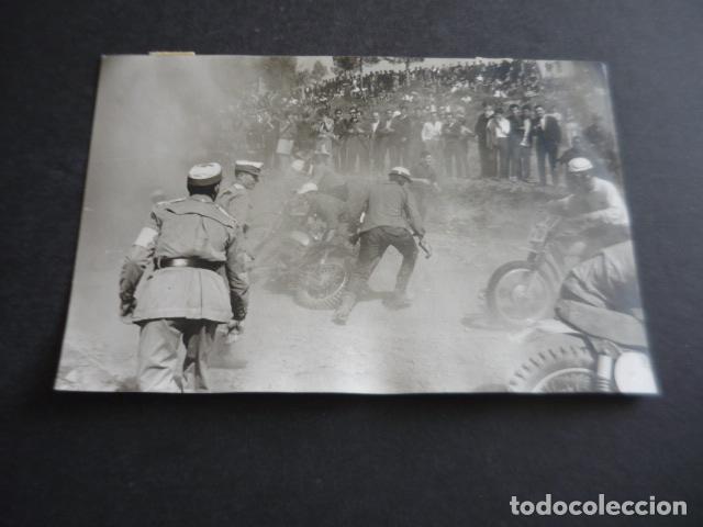Fotografia antica: MANRESA BARCELONA PRUEBA MOTOCROSS JUNCADELLA ACCIDENTE ANTIGUA FOTOGRAFIA ORIGINAL 18 X 12 CM