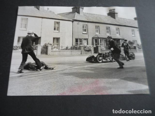 Antique Photography: ISLA DE MAN CIRCUITO MOTOCICLISMO ACCIDENTE ANTIGUA FOTOGRAFIA ORIGINAL 15 X 20 CM