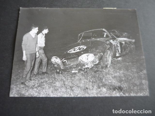 Fotograf&iacute;a antigua: FRANCORCHAMPS BELGICA CIRCUITO AUTOMOVILISMO ACCIDENTE ANTIGUA FOTOGRAFIA ORIGINAL 18 X 13 CM