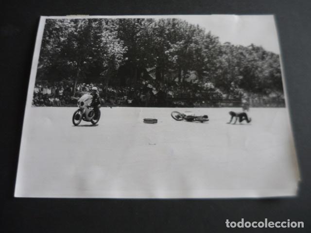 Alte Fotografie: MADRID MOTOCICLISMO ACCIDENTE FRANCISCO ZURITA ANTIGUA FOTOGRAFIA ORIGINAL 18 X 24 CM