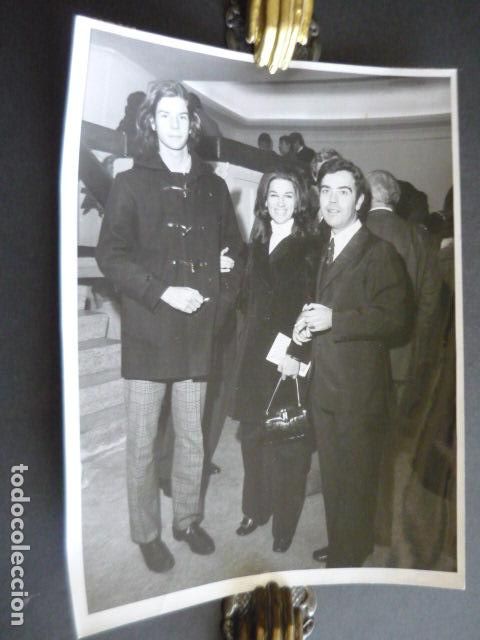 Antique Photography: NATALIA FIGUEROA ESCRITORA CON JACOBO MARTINEZ DE IRUJO ANTIGUA FOTOGRAFIA ORIGINAL 24 X 18 CM