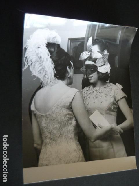 Fotograf&iacute;a antigua: NATALIA FIGUEROA ESCRITORA CON LA CONDESA DE VILLA MENA ANTIGUA FOTOGRAFIA ORIGINAL 18 X 24 CM