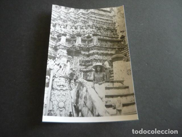Fotografia antica: NATALIA FIGUEROA ESCRITORA EN TAILANDIA ANTIGUA FOTOGRAFIA ORIGINAL 18 X 12 CM