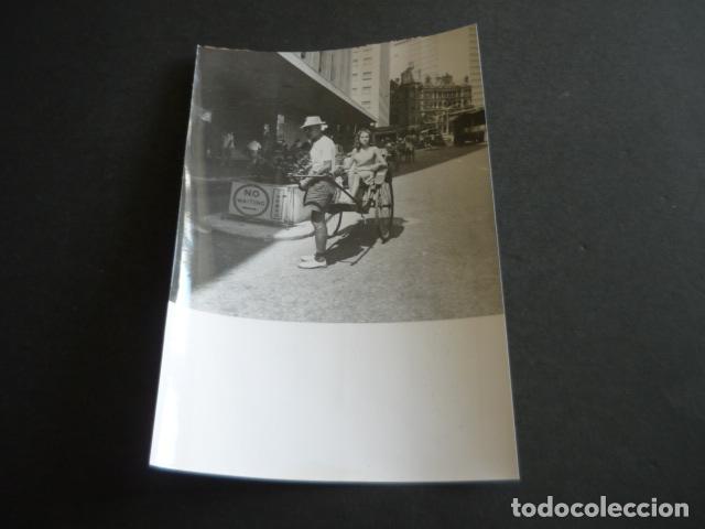Alte Fotografie: NATALIA FIGUEROA ESCRITORA EN HONG KONG ANTIGUA FOTOGRAFIA ORIGINAL 18 X 12 CM