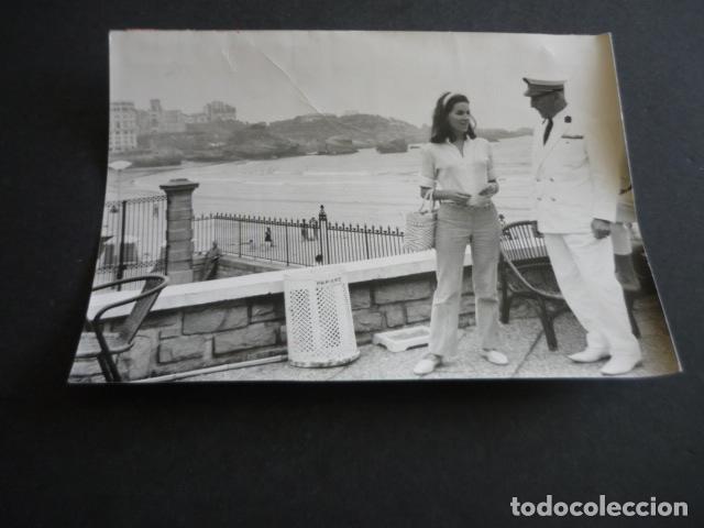 Fotografia antica: NATALIA FIGUEROA ESCRITORA EN BIARRITZ ANTIGUA FOTOGRAFIA ORIGINAL 18 X 13 CM