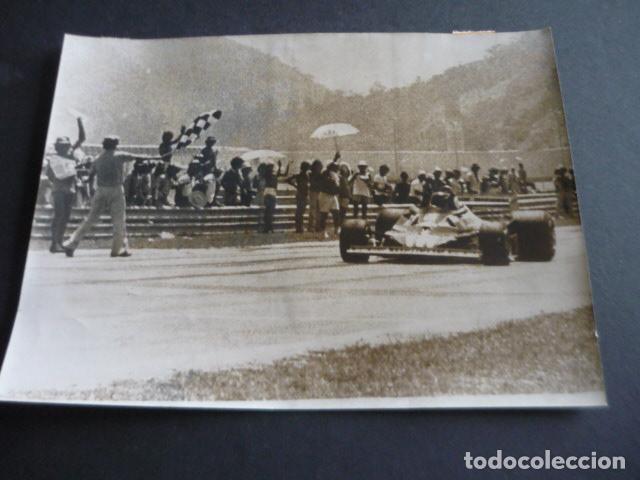 Fotograf&iacute;a antigua: CARLOS REUTEMANN CORREDOR AUTOMOVILISMO ANTIGUA FOTOGRAFIA ORIGINAL 18 X 24 CM
