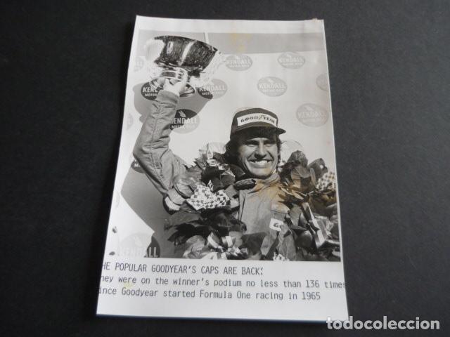 Fotograf&iacute;a antigua: CARLOS REUTEMANN CORREDOR AUTOMOVILISMO ANTIGUA FOTOGRAFIA ORIGINAL 13 X 20 CM