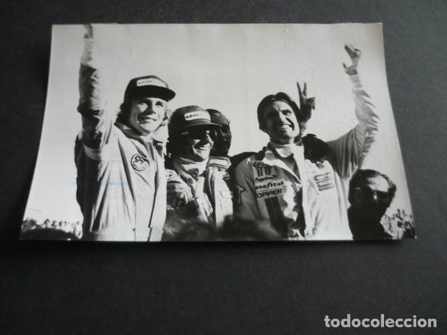 Fotografia antiga: CARLOS REUTEMANN CORREDOR AUTOMOVILISMO ANTIGUA FOTOGRAFIA ORIGINAL 13 X 18 CM