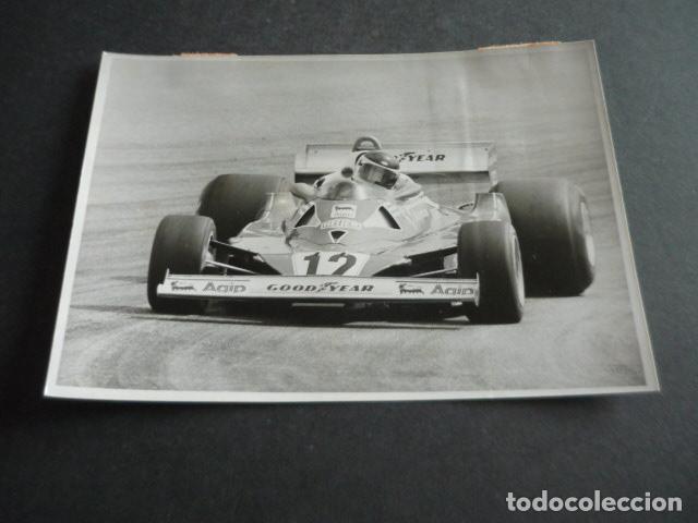 Fotografia antiga: CARLOS REUTEMANN CORREDOR AUTOMOVILISMO ANTIGUA FOTOGRAFIA ORIGINAL 13 X 18 CM