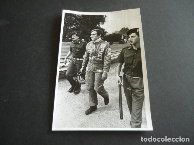 Fotografia antiga: CARLOS REUTEMANN CORREDOR AUTOMOVILISMO ANTIGUA FOTOGRAFIA ORIGINAL 13 X 18 CM