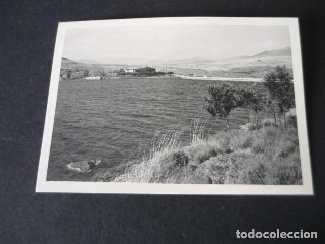 Fotografia antiga: EMBALSE DEL VILLAR MADRID ANTIGUA FOTOGRAFIA 7,5 X 10,5 CM