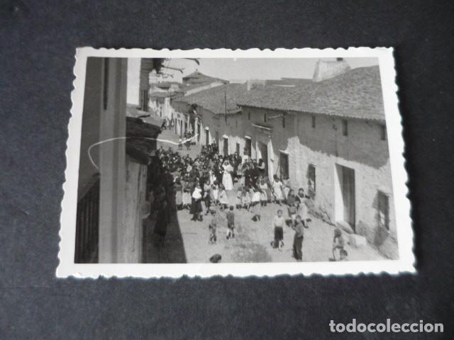 Antique Photography: ILLESCAS TOLEDO UNA BODA EN CALLE ANTIGUA FOTOGRAFIA 6,5 X 9 CM