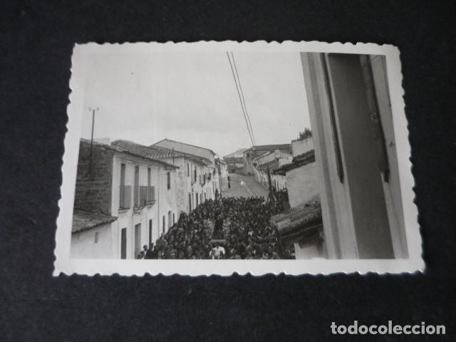 Alte Fotografie: ILLESCAS TOLEDO PROCESION CON IMAGEN DE JESUS NAZARENO ANTIGUA FOTOGRAFIA 6,5 X 9 CM