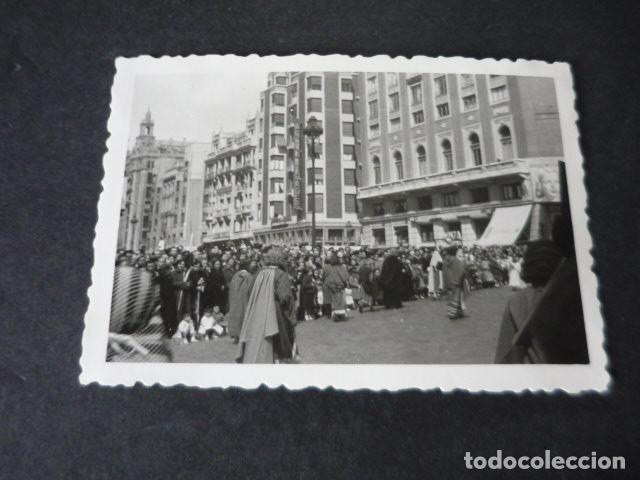 Antique Photography: MADRID PLAZA DEL CALLAO GRAN VIA PROCESION ANTIGUA FOTOGRAFIA 6,5 X 9 CM