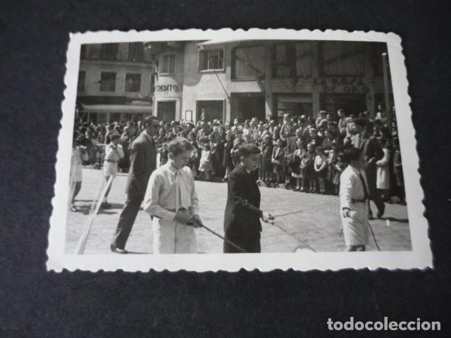 Alte Fotografie: MADRID PLAZA DEL CALLAO PROCESION ANTIGUA FOTOGRAFIA 6,5 X 9 CM