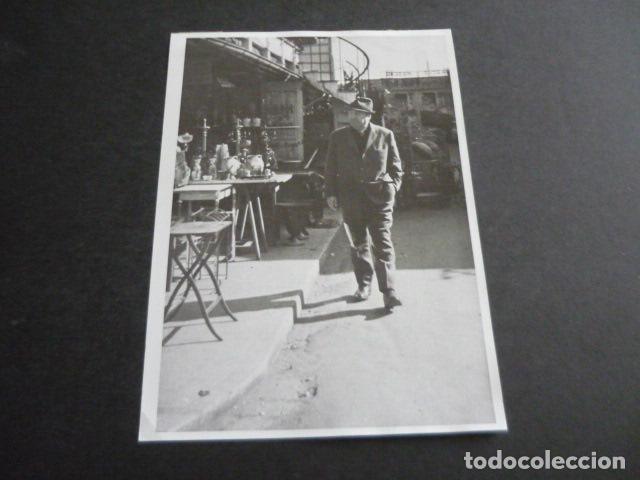 Fotografia antica: PABLO NERUDA EN PARIS ANTIGUA FOTOGRAFIA ORIGINAL 18 X 13 CM