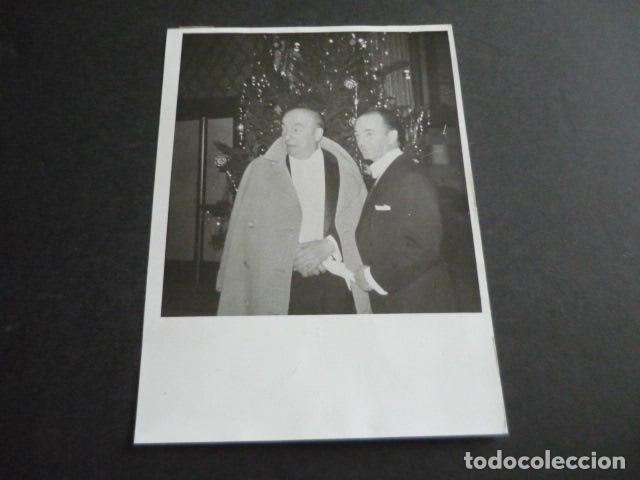 Fotografia antica: PABLO NERUDA EN ESTOCOLMO CON RAFAEL DE PENAGOS ANTIGUA FOTOGRAFIA ORIGINAL 18 X 13 CM
