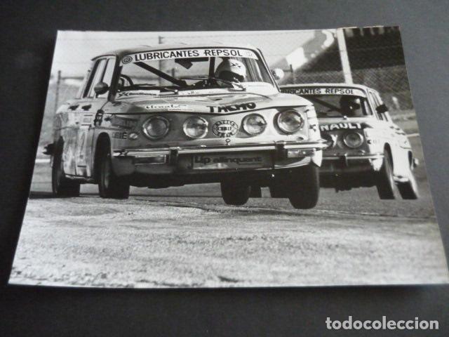 Fotograf&iacute;a antigua: PEDRO GALERA CORREDOR AUTOMOVILISMO EN LA COPA TS ANTIGUA FOTOGRAFIA ORIGINAL 24 X 18 CM