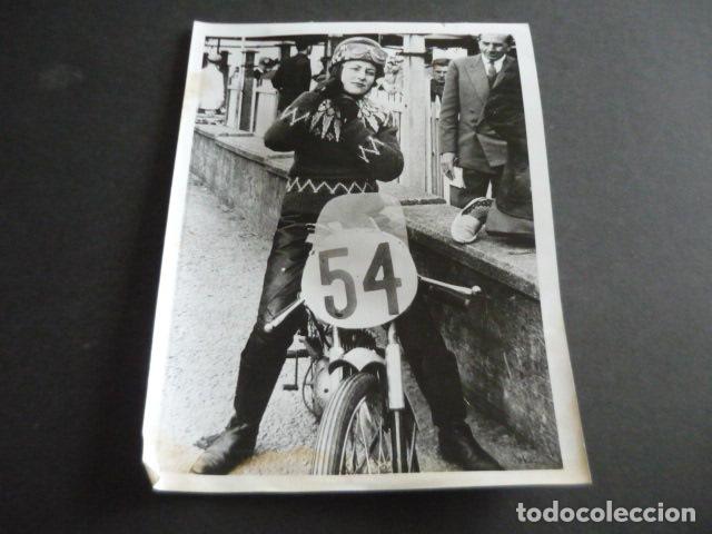 Fotograf&iacute;a antigua: LE MANS BERYL SWAIN CORREDORA CIRCUITO AUTOMOVILISMO ANTIGUA FOTOGRAFIA ORIGINAL 15 X 20 CM