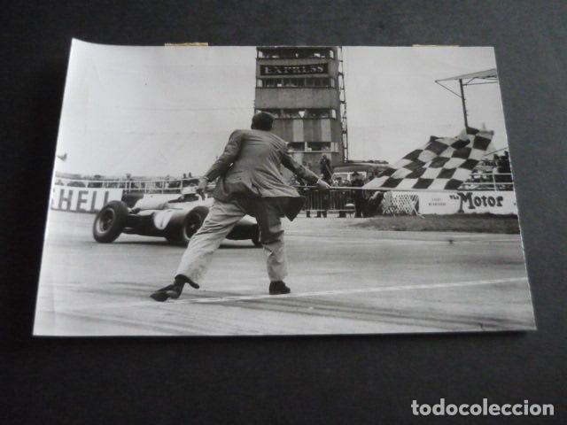 Fotografia antiga: GRAN PREMIO GRAN BRETA&Ntilde;A 1960 CIRCUITO AUTOMOVILISMO ANTIGUA FOTOGRAFIA ORIGINAL 12 X 18 CM