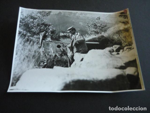 Fotograf&iacute;a antigua: GUADARRAMA MADRID ACCIDENTE AEREO AVION HEINKEL-111 ANTIGUA FOTOGRAFIA ORIGINAL 18 X 24 CM