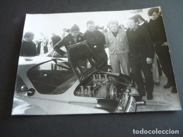 Fotograf&iacute;a antigua: ALPINE PORSCHE MALAGA RALLYE COSTA DEL SOL 1971 AUTOMOVILISMO ANTIGUA FOTOGRAFIA ORIGINAL 18 X 24 CM
