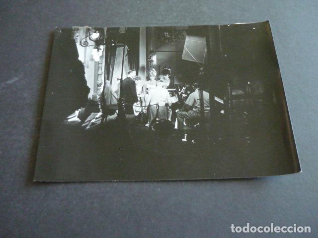 Fotograf&iacute;a antigua: JOHN WAYNE ACTOR RODAJE PELICULA CIRCO ANTIGUA FOTOGRAFIA ORIGINAL 18 X 12 CM