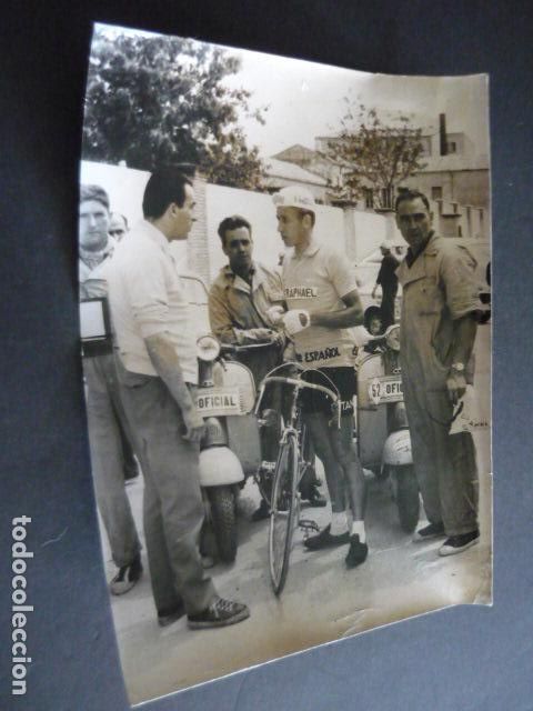 Photographie ancienne: JACQUES ANQUETIL CICLISTA EN MADRID ANTIGUA FOTOGRAFIA ORIGINAL 18 X 24 CM