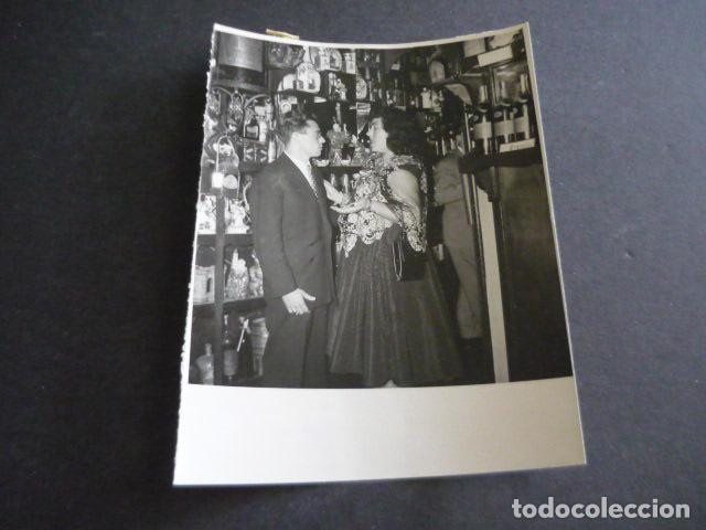 Antique Photography: ISABEL GARCIA SANCHA GANADORA CONCURSO UNA SEMANA CON GLORIA LASSO ANTIGUA FOTOGRAFIA 18 X 12 CM