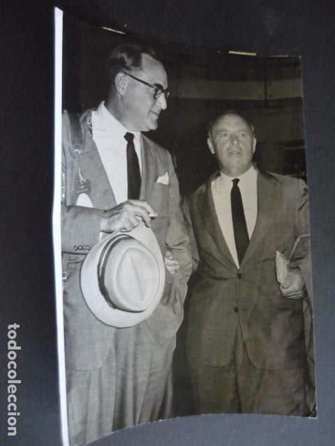 Fotograf&iacute;a antigua: ANDRE KOSTELANETZ Y BENNY GOODMAN DIRECTORES DE ORQUESTA ANTIGUA FOTOGRAFIA ORIGINAL 18 X 24 CM