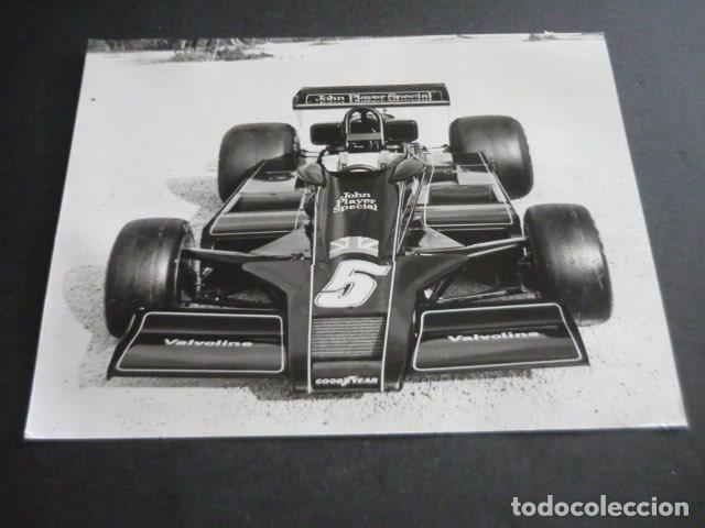 Alte Fotografie: AUTOMOVIL LOTUS FORMULA 1 JPS MARK III AUTOMOVILISMO CARRERAS FOTOGRAFIA ORIGINAL 16 X 21 CM
