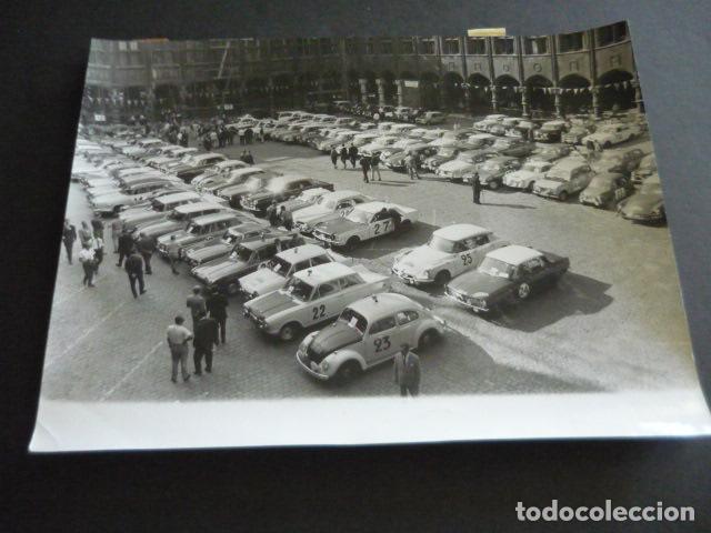Fotograf&iacute;a antigua: RALLYE SPA SPFIA LIEJA 1964 AUTOMOVILISMO ANTIGUA FOTOGRAFIA ORIGINAL 18 X 24 CM
