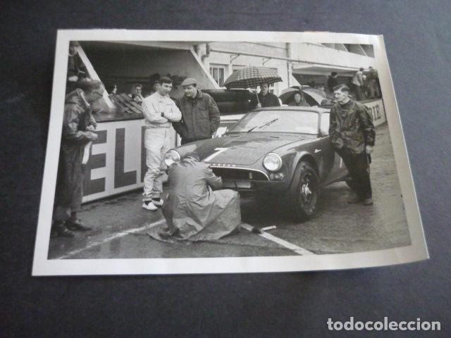 Fotografia antica: 24 HORAS DE LE MANS 1964 AUTOMOVILISMO ANTIGUA FOTOGRAFIA ORIGINAL 12 X 17 CM