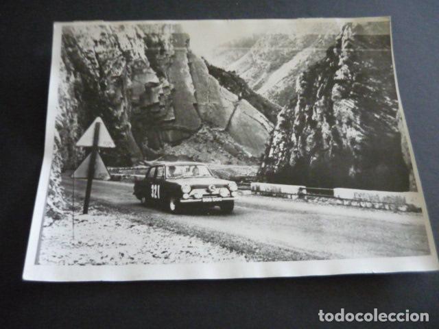 Fotografia antica: RALLYE DE MONTECARLO 1964 AUTOMOVILISMO FOTOGRAFIA ORIGINAL 24 X 18 CM
