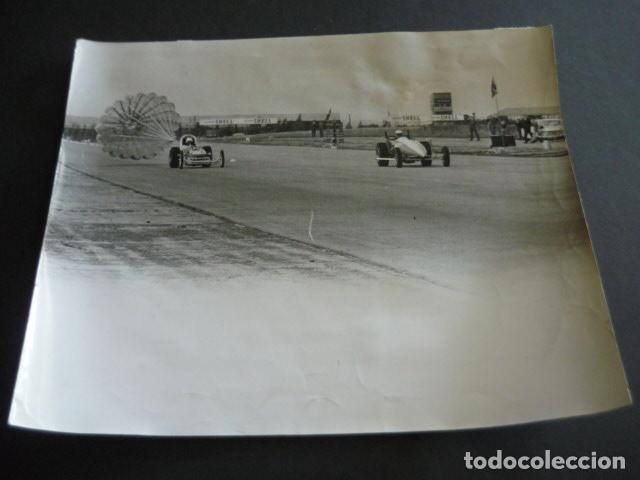 Fotografia antica: SILVERSTONE DRAGSTER AUTOMOVIL AUTOMOVILISMO ANTIGUA FOTOGRAFIA ORIGINAL 20 X 25 CM
