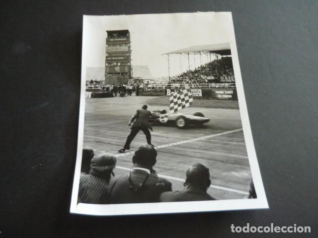 Fotografia antica: GRAN PREMIO DE INGLATERRA 1963 AUTOMOVILISMO ANTIGUA FOTOGRAFIA ORIGINAL 15 X 20 CM