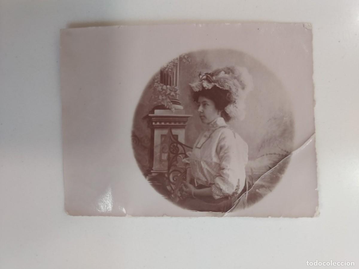 Fotograf&iacute;a antigua: FOTOGRAFIA ANTIGUA RETRATO CIRCULAR DAMA CON PAMELA EDUARDIANA. CA. 1900-1910. 6 X 4,5 CM