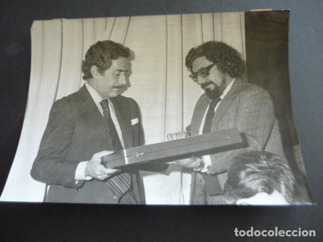 Fotografia antica: JESUS DE LA SERNA ESCRITOR ANTIGUA FOTOGRAFIA ORIGINAL 18 X 24 CM