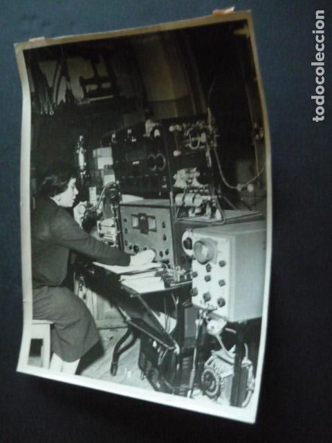 Fotografia antiga: MADRID CONSUELO PERNIA RADIOAFICIONADA 1956 ANTIGUA FOTOGRAFIA ORIGINAL 18 X 24 CM
