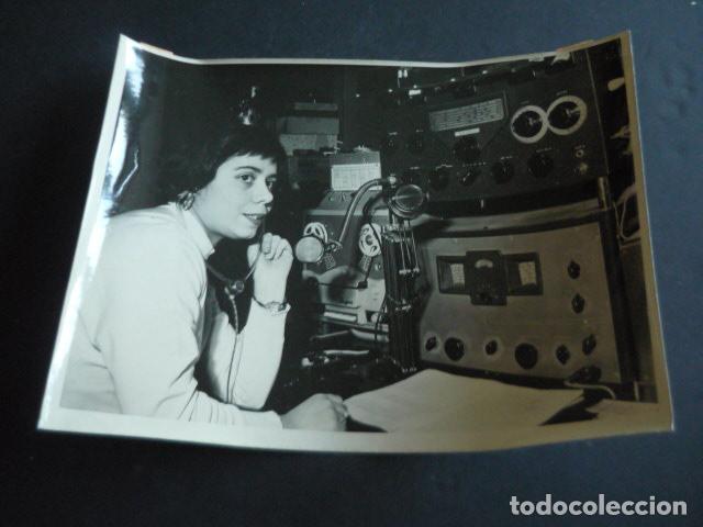 Fotografia antica: MADRID CONSUELO PERNIA RADIOAFICIONADA 1956 ANTIGUA FOTOGRAFIA ORIGINAL 18 X 24 CM